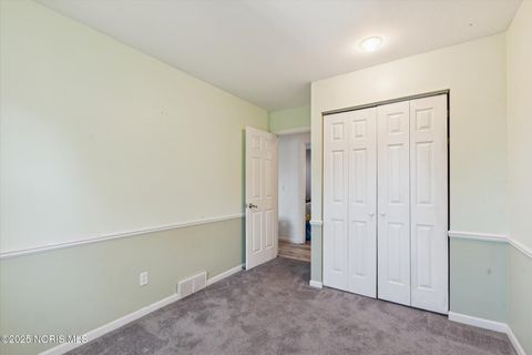 Tiny photo for 4754 Imperial Drive, Toledo, OH 43623 (MLS # 10000399)