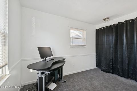 Tiny photo for 4754 Imperial Drive, Toledo, OH 43623 (MLS # 10000399)