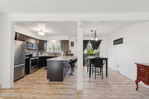 Tiny photo for 4754 Imperial Drive, Toledo, OH 43623 (MLS # 10000399)