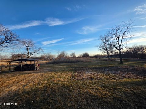 Tiny photo for 5501 Ayers Road, Walbridge, OH 43465 (MLS # 10005324)