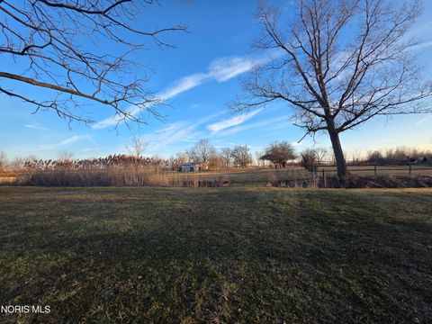 Tiny photo for 5501 Ayers Road, Walbridge, OH 43465 (MLS # 10005324)