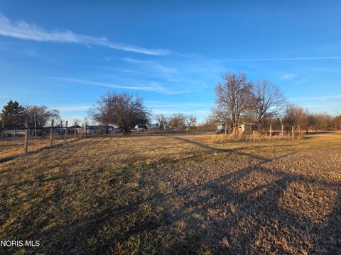 Tiny photo for 5501 Ayers Road, Walbridge, OH 43465 (MLS # 10005324)