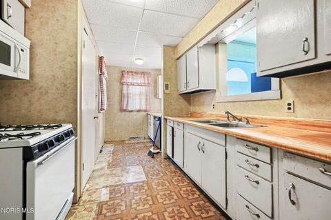 Tiny photo for 3141 Schneider Road, Toledo, OH 43614 (MLS # 10006088)