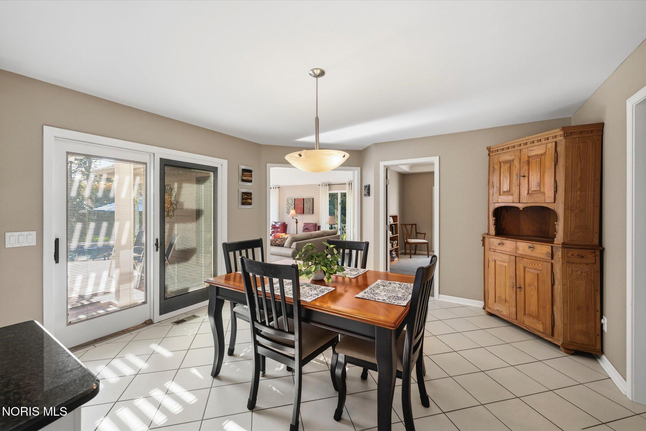 4652 Country Walk Lane