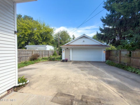 Tiny photo for 4612 Burnham Avenue, Toledo, OH 43612 (MLS # 10013072)