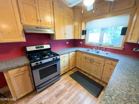 Tiny photo for 4612 Burnham Avenue, Toledo, OH 43612 (MLS # 10013072)