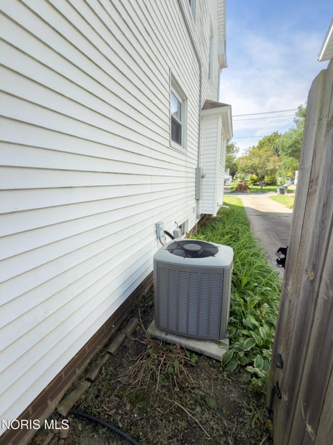 Tiny photo for 4612 Burnham Avenue, Toledo, OH 43612 (MLS # 10013072)