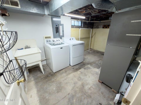Tiny photo for 4612 Burnham Avenue, Toledo, OH 43612 (MLS # 10013072)