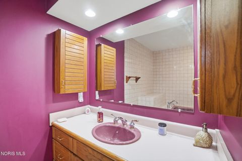 Tiny photo for 621 Cedar Lane, Bowling Green, OH 43402 (MLS # 10005504)