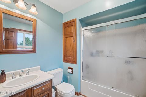 Tiny photo for 621 Cedar Lane, Bowling Green, OH 43402 (MLS # 10005504)