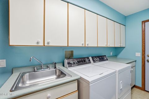 Tiny photo for 621 Cedar Lane, Bowling Green, OH 43402 (MLS # 10005504)