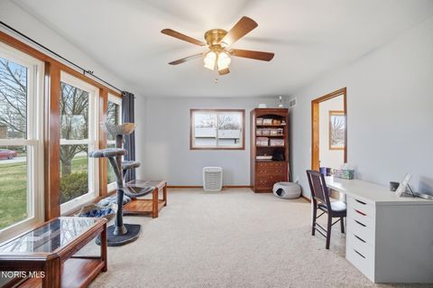 Tiny photo for 621 Cedar Lane, Bowling Green, OH 43402 (MLS # 10005504)