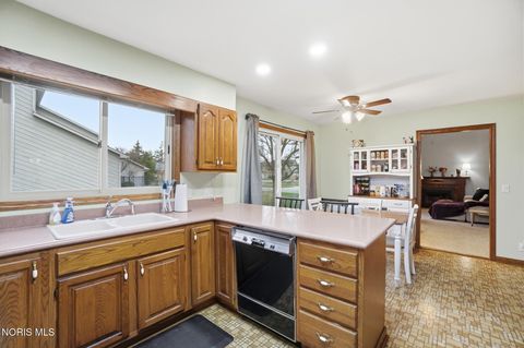 Tiny photo for 621 Cedar Lane, Bowling Green, OH 43402 (MLS # 10005504)