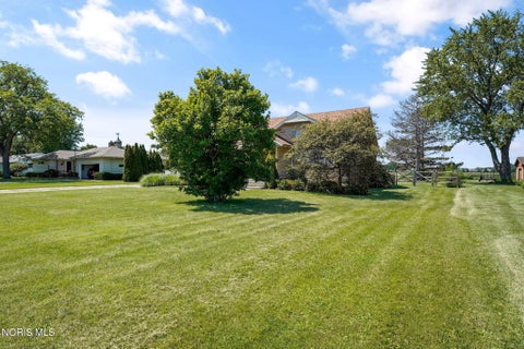 Tiny photo for 610 N Fostoria Road, Northwood, OH 43619 (MLS # 10011533)