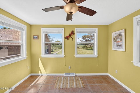 Tiny photo for 610 N Fostoria Road, Northwood, OH 43619 (MLS # 10011533)