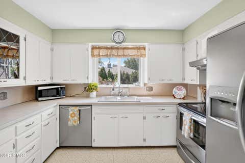 Tiny photo for 610 N Fostoria Road, Northwood, OH 43619 (MLS # 10011533)