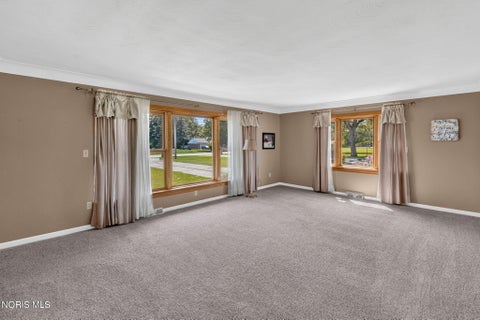Tiny photo for 610 N Fostoria Road, Northwood, OH 43619 (MLS # 10011533)