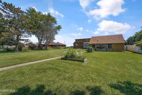 Tiny photo for 610 N Fostoria Road, Northwood, OH 43619 (MLS # 10011533)