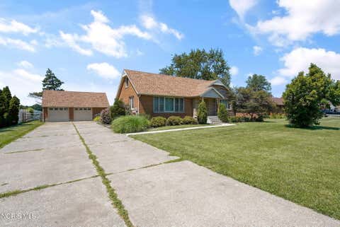 Tiny photo for 610 N Fostoria Road, Northwood, OH 43619 (MLS # 10011533)