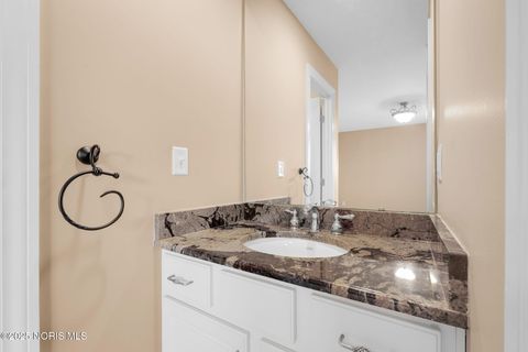 Tiny photo for 665 Meadowview Drive, Findlay, OH 45840 (MLS # 10000564)