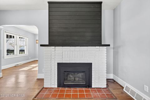 Tiny photo for 1057 Keeler Street, Maumee, OH 43537 (MLS # 10001564)