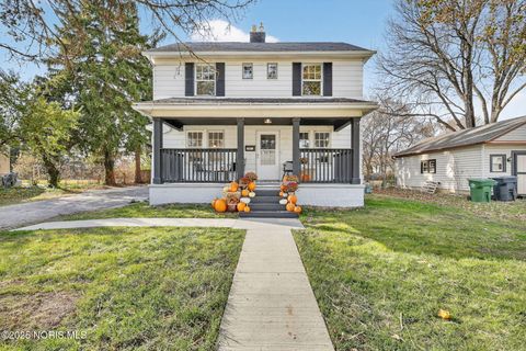 Tiny photo for 1057 Keeler Street, Maumee, OH 43537 (MLS # 10001564)