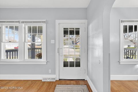 Tiny photo for 1057 Keeler Street, Maumee, OH 43537 (MLS # 10001564)