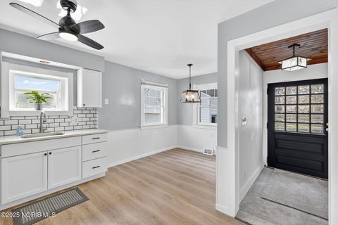 Tiny photo for 1057 Keeler Street, Maumee, OH 43537 (MLS # 10001564)