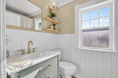 Tiny photo for 1057 Keeler Street, Maumee, OH 43537 (MLS # 10001564)