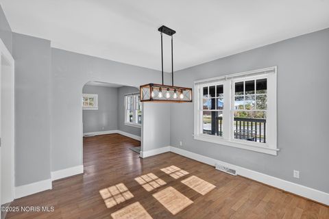 Tiny photo for 1057 Keeler Street, Maumee, OH 43537 (MLS # 10001564)