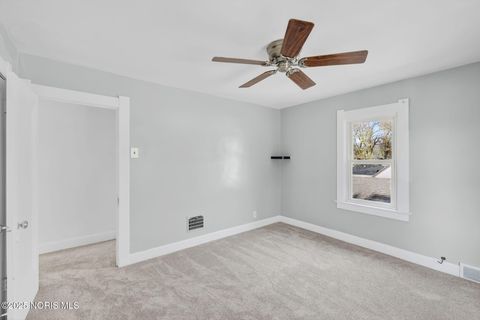 Tiny photo for 1057 Keeler Street, Maumee, OH 43537 (MLS # 10001564)