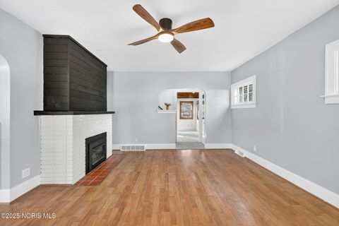 Tiny photo for 1057 Keeler Street, Maumee, OH 43537 (MLS # 10001564)