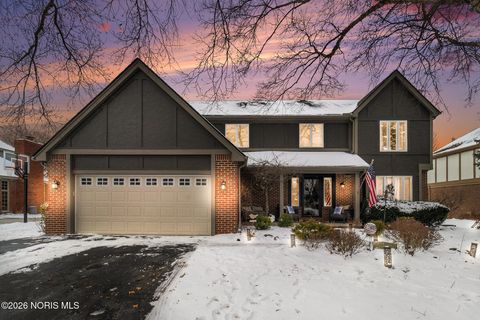 Photo of 500 Rutledge Court, Perrysburg, OH 43551 (MLS # 10002599)