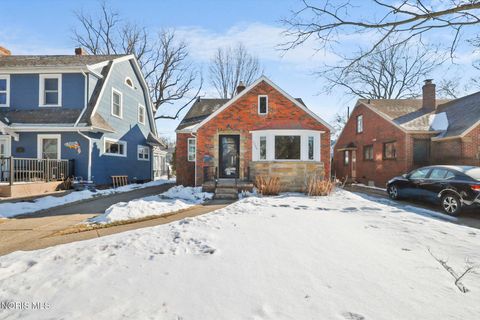 Photo of 3008 Sherbrooke Road, Toledo, OH 43606 (MLS # 10004197)