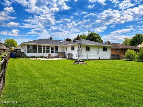 Tiny photo for 5855 Holly Glenn Drive, Toledo, OH 43612 (MLS # 10008089)