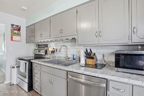 Tiny photo for 232 Prentiss Avenue, Findlay, OH 45840 (MLS # 10001944)