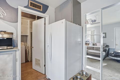 Tiny photo for 232 Prentiss Avenue, Findlay, OH 45840 (MLS # 10001944)