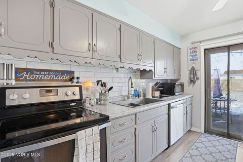 Tiny photo for 232 Prentiss Avenue, Findlay, OH 45840 (MLS # 10001944)