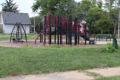 Tiny photo for 723 Ashwood Avenue, Toledo, OH 43608 (MLS # 10006816)