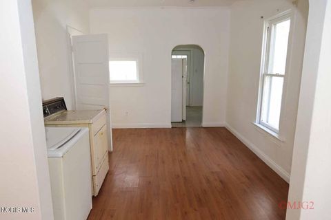 Tiny photo for 723 Ashwood Avenue, Toledo, OH 43608 (MLS # 10006816)