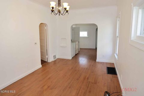 Tiny photo for 723 Ashwood Avenue, Toledo, OH 43608 (MLS # 10006816)