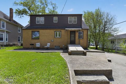 Tiny photo for 2436 Lark Avenue, Toledo, OH 43613 (MLS # 10007495)
