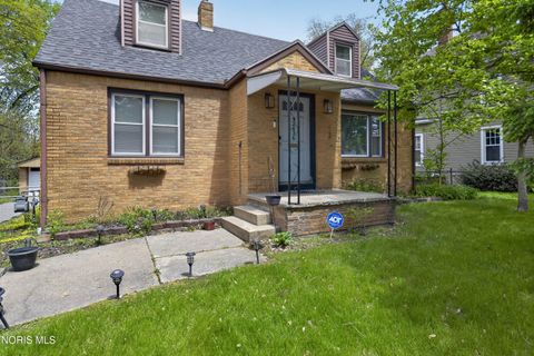 Tiny photo for 2436 Lark Avenue, Toledo, OH 43613 (MLS # 10007495)