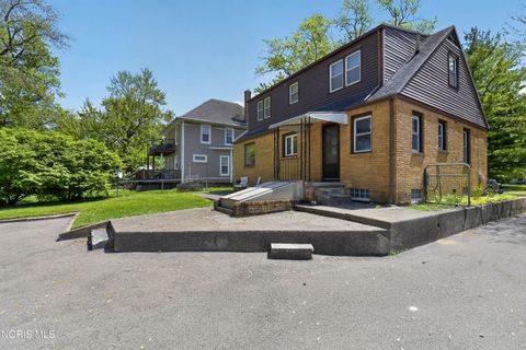 Tiny photo for 2436 Lark Avenue, Toledo, OH 43613 (MLS # 10007495)