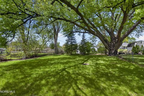 Tiny photo for 2436 Lark Avenue, Toledo, OH 43613 (MLS # 10007495)
