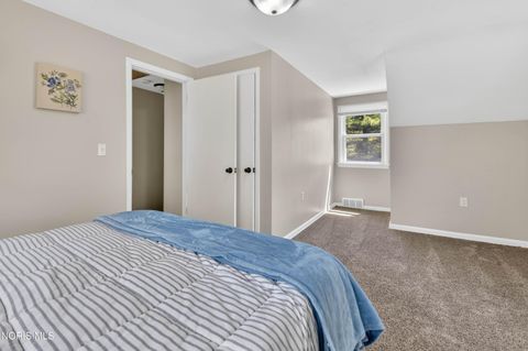 Tiny photo for 2436 Lark Avenue, Toledo, OH 43613 (MLS # 10007495)