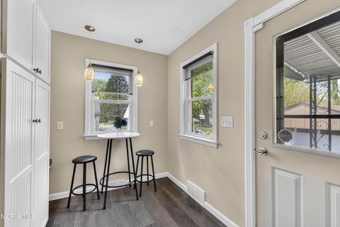 Tiny photo for 2436 Lark Avenue, Toledo, OH 43613 (MLS # 10007495)