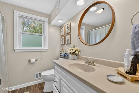 Tiny photo for 2436 Lark Avenue, Toledo, OH 43613 (MLS # 10007495)