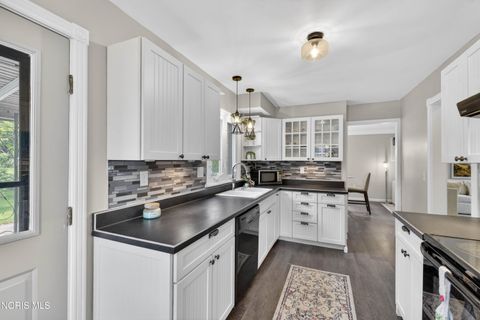 Tiny photo for 2436 Lark Avenue, Toledo, OH 43613 (MLS # 10007495)