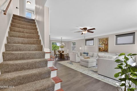 Tiny photo for 2436 Lark Avenue, Toledo, OH 43613 (MLS # 10007495)